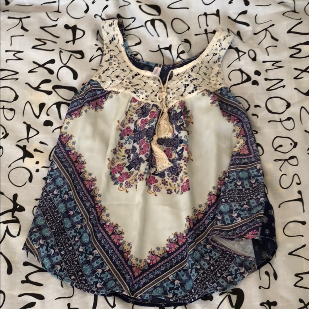 🌳Xhilaration tank top lace paisley silky shirt